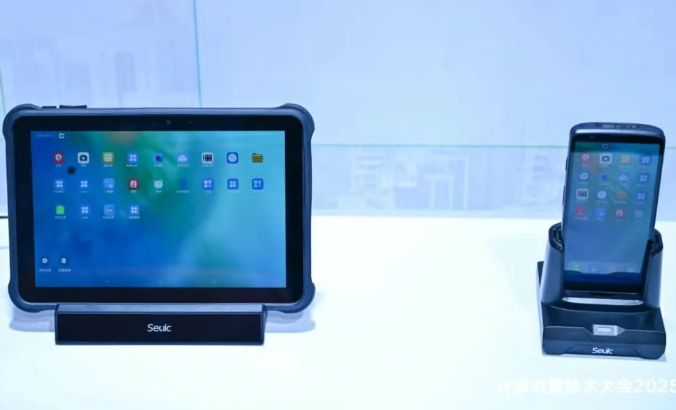 開源鴻蒙技術(shù)大會2025|東集鴻蒙5.0智能終端驚艷亮相，賦能信創(chuàng)產(chǎn)業(yè)數(shù)字化轉(zhuǎn)型