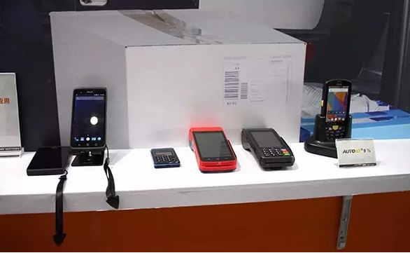 東集：智慧物流，以人為本